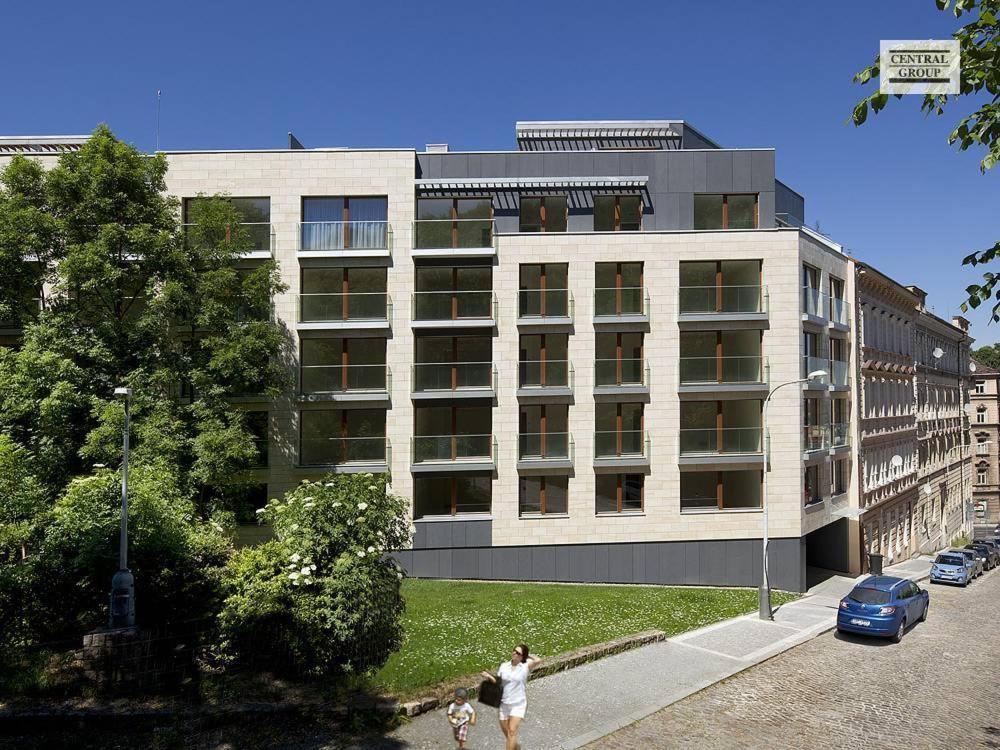 Mozart Central Apartments With Garage Prag Dış mekan fotoğraf
